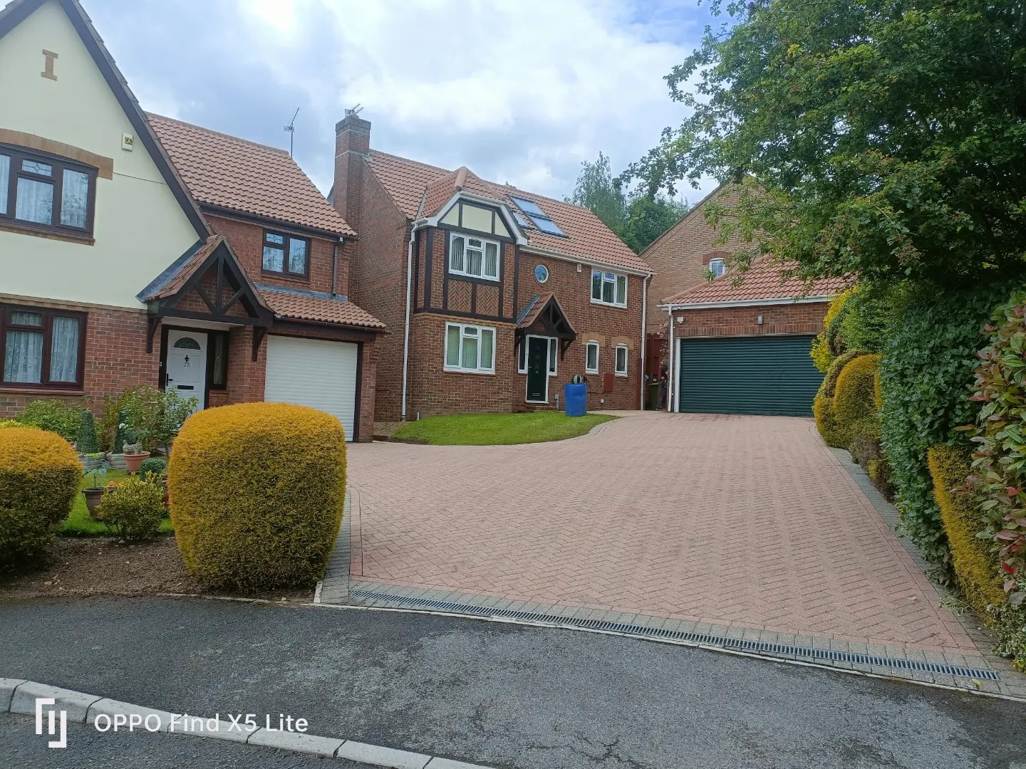 Rolfe and Son Window Cleaners, patios and driveways, vaccum and gutter cleaning, conservatory cleaning. (21)
